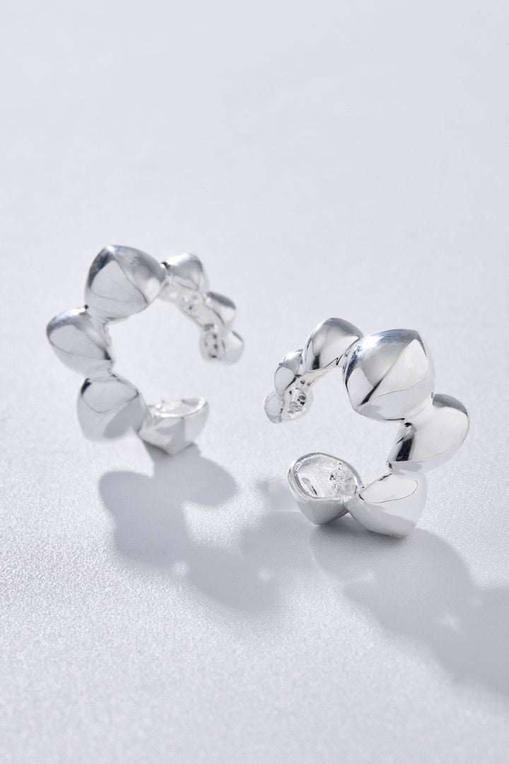 PIERCING TRAMA